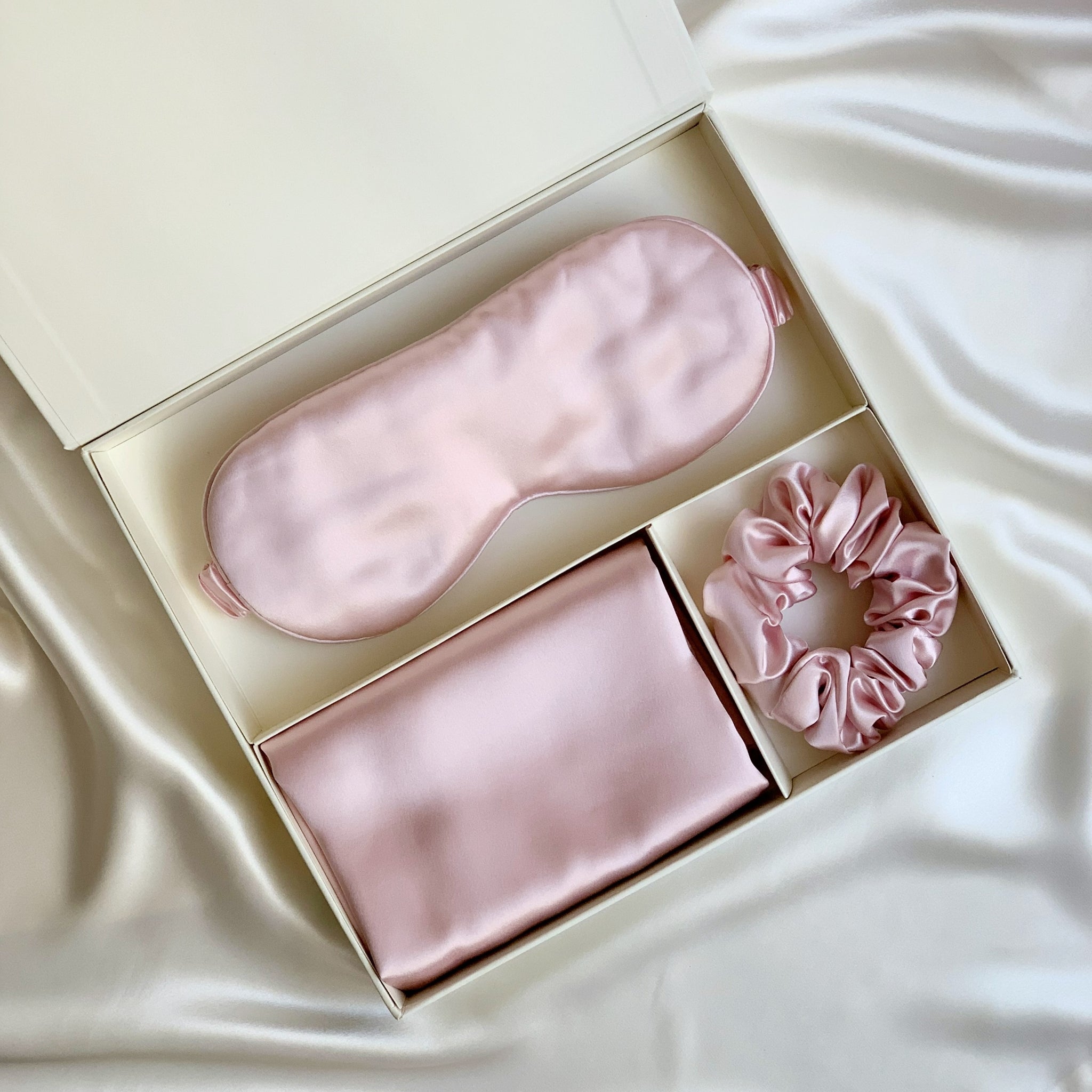 Like Saturdays Sweet Dreams Silk Gift Set in Blush Pink