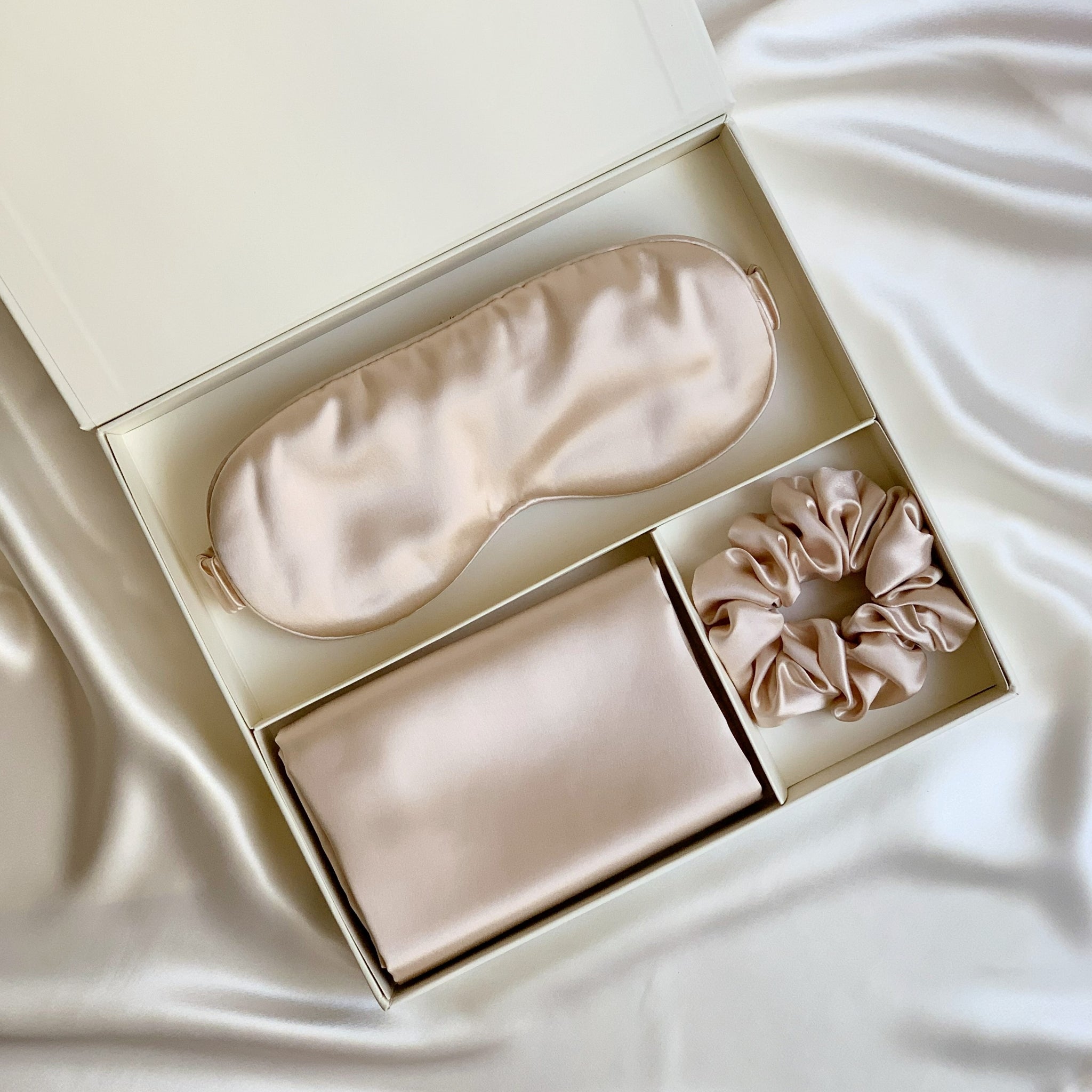 Like Saturdays Sweet Dreams Silk Gift Set in Champagne Gold