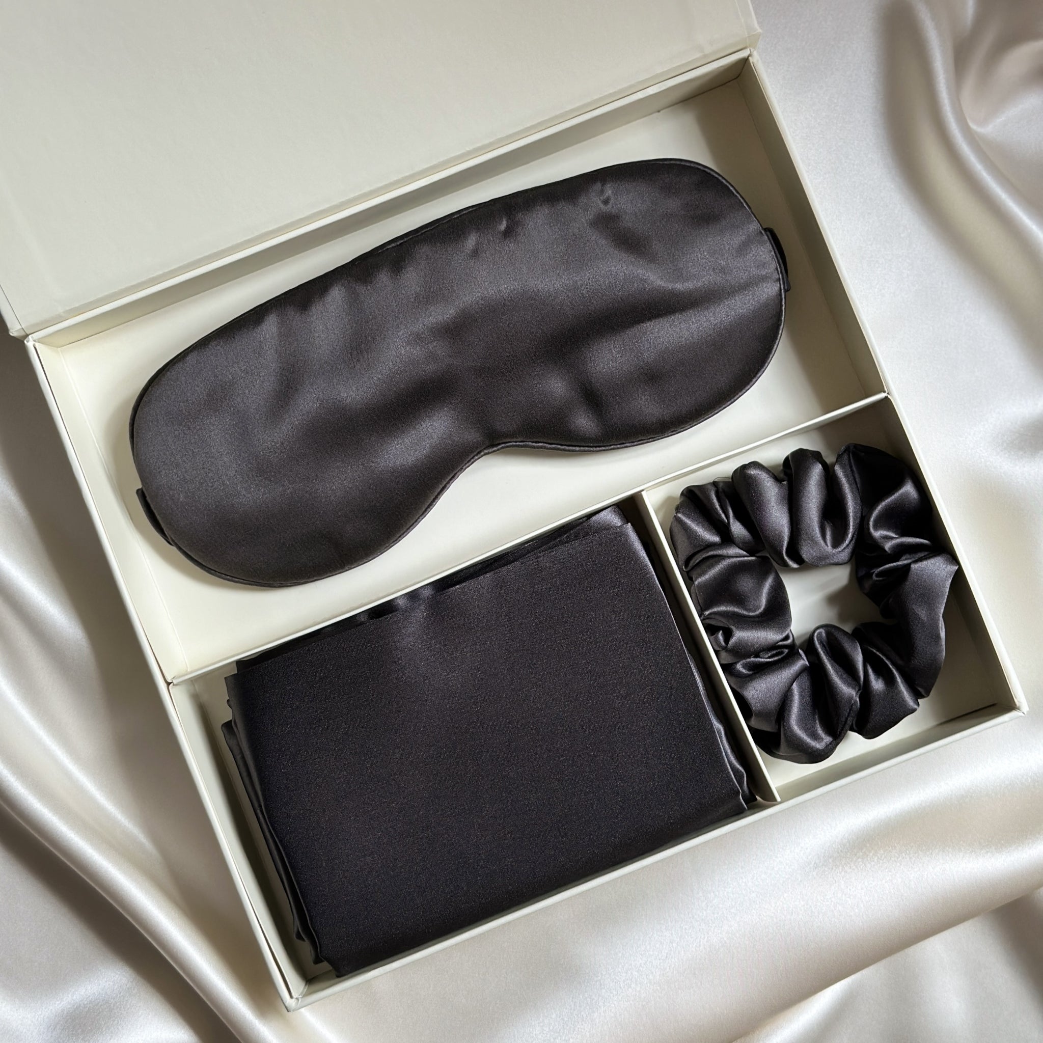 Like Saturdays Sweet Dreams Silk Gift Set in Charcoal Grey
